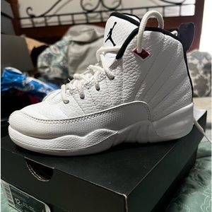 Jordan 12 almost new